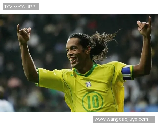 现役足球巨星排名盘点：各大球员的辉煌成就与未来前景分析