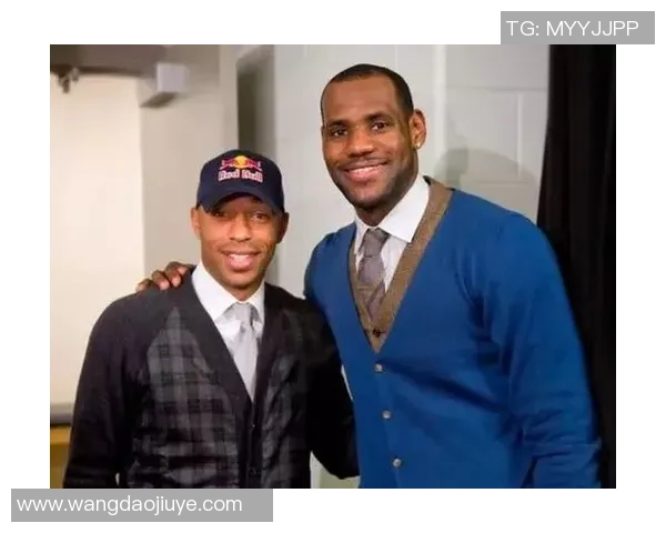 老詹与足球巨星们的深厚友谊与合作关系探索分析