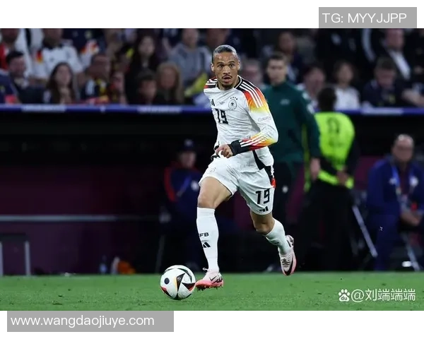 花心足球球星绯闻不断情史复杂情感纠葛引发媒体和球迷热议