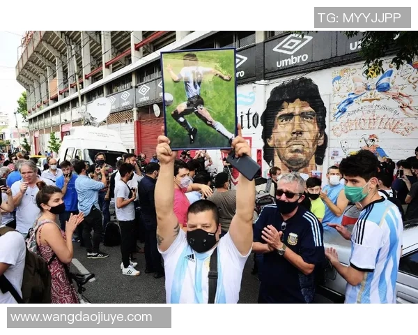 足球场上猝死球星盘点：那些英年早逝的传奇人物与他们的悲剧故事