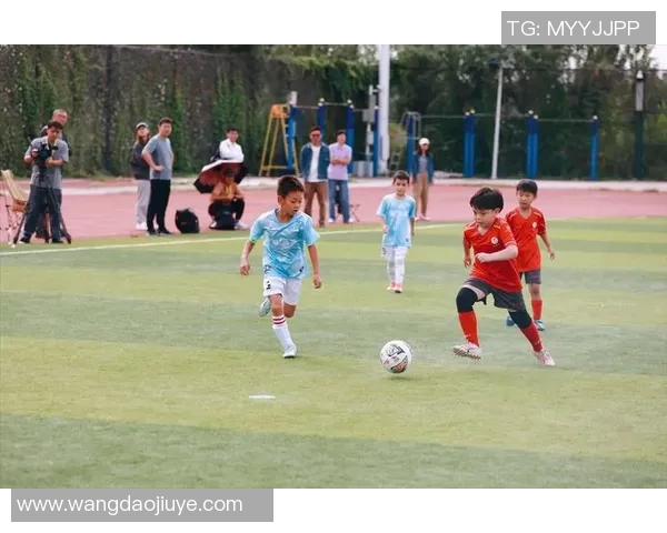 足球培养天才之路：从青训到世界级球星的成长轨迹与突破