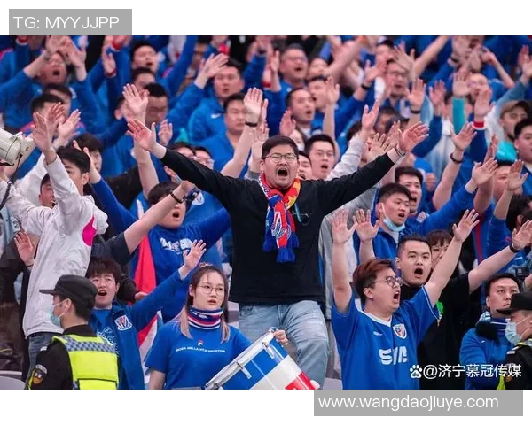 足球巨星现身韩国综艺节目引发热议 展现球场外的另一面魅力