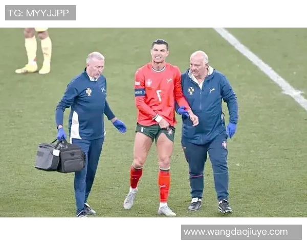 足球队6号球星带领全队奋勇前进展现领袖风采与决胜关键时刻表现 足球队6号球星带领全队奋勇前进展现领袖风采与决胜关键时刻表现